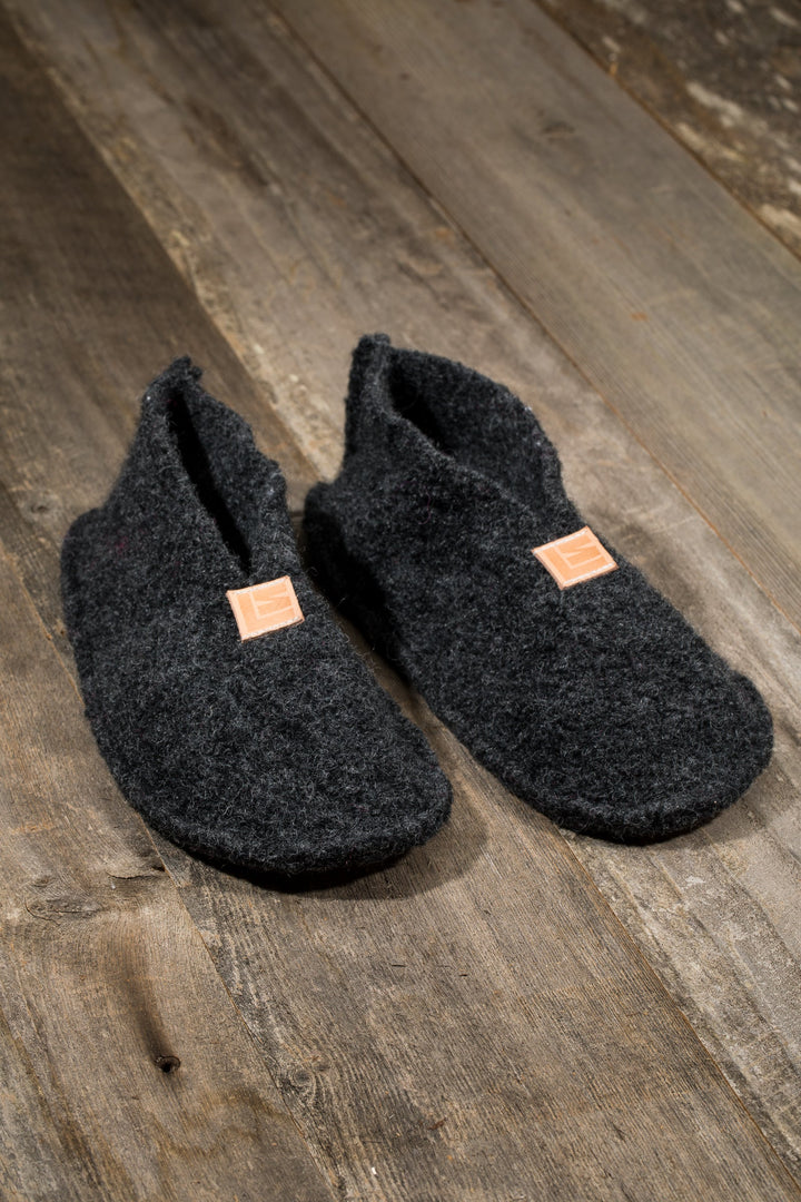 Boiled Wool Slippers, Charcoal - pirkko. LIISA SALMIVAARA