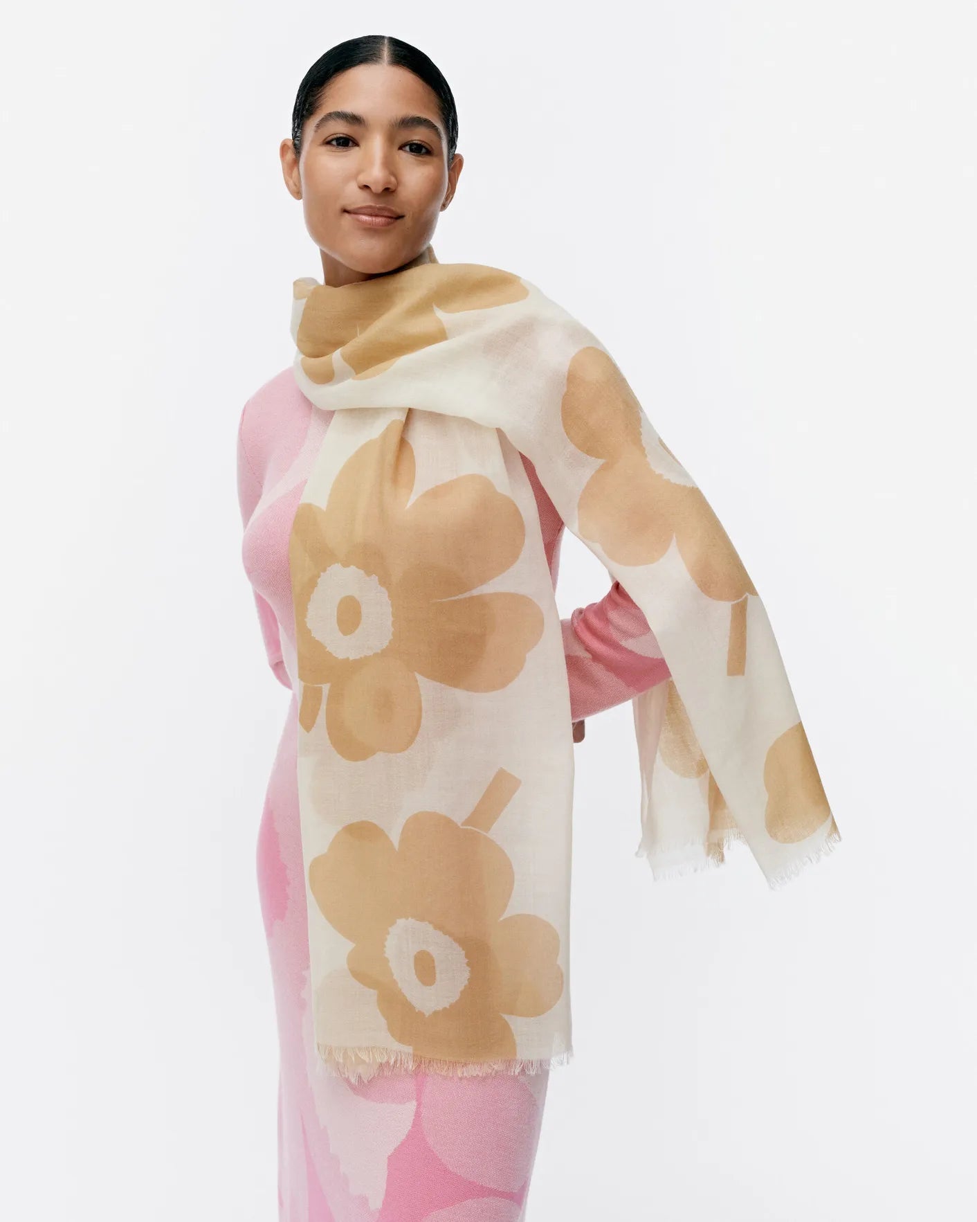 Marimekko Fiore Juhla Unikko Wool Scarf | Soft Yellow, Off-white Marimekko Fiore Juhla Unikko Wool Scarf | Soft Yellow, Off-white