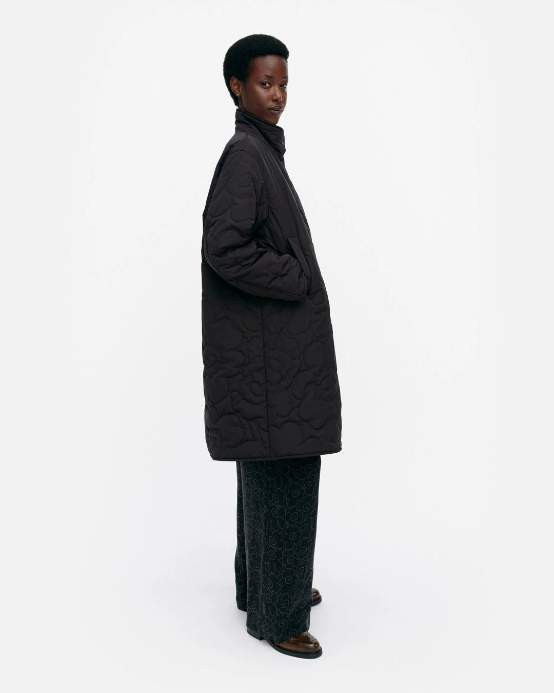 Keramika Piirto Unikko Lightweight Quilted Coat | Black