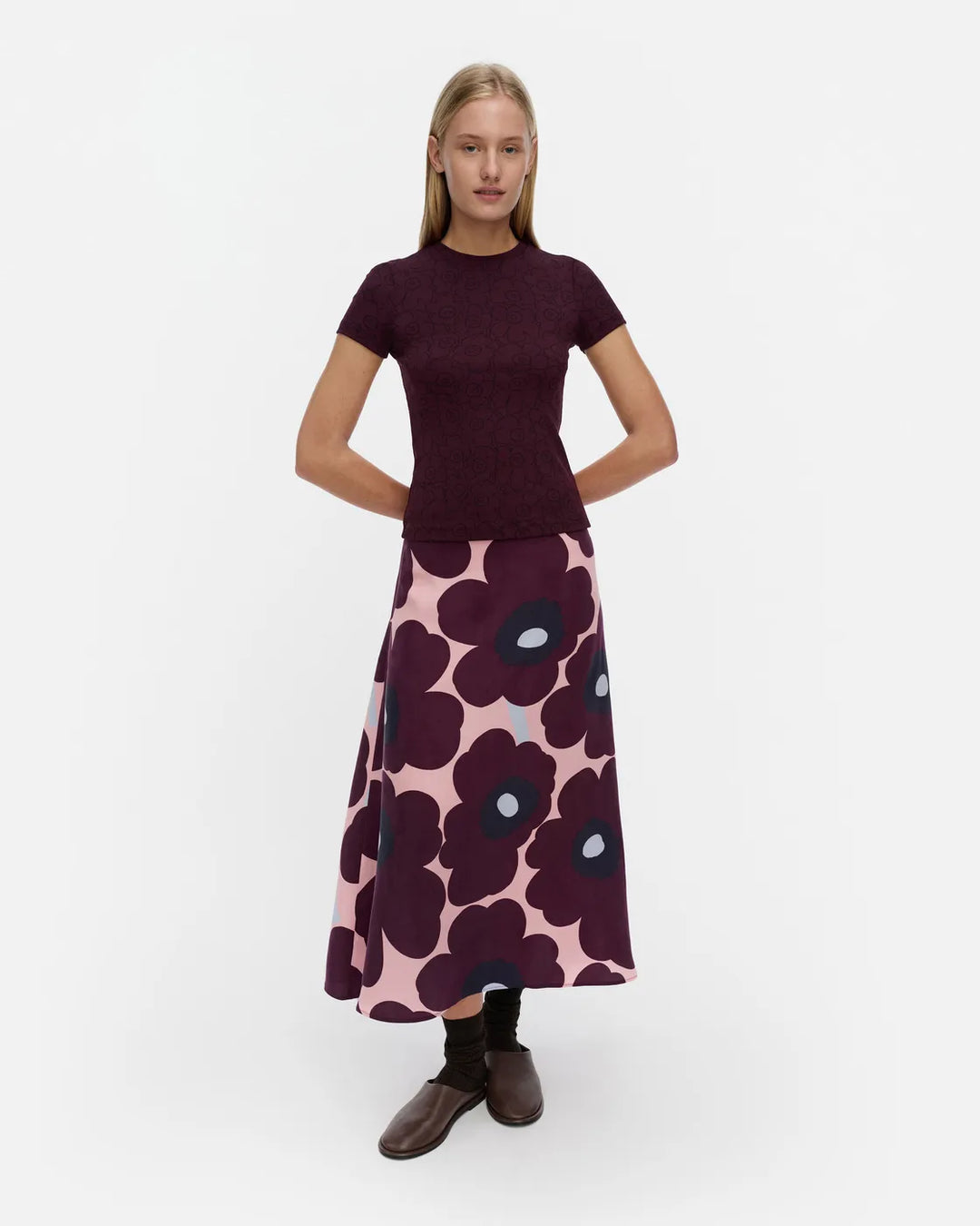 Suunta Piirto Unikko Fitter T-Shirt | Wine, Dark Blue