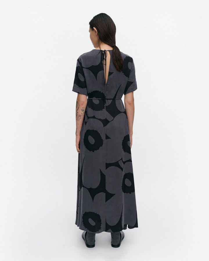 Taipale Unikko Short-Sleeve Maxi  Dress | Black, Blue Grey