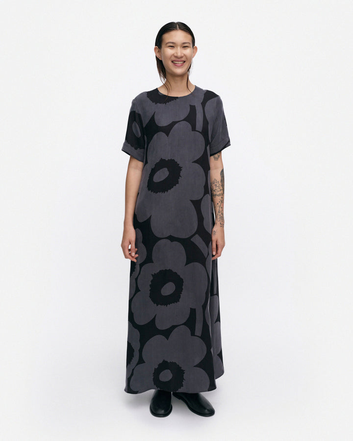 Taipale Unikko Short-Sleeve Maxi  Dress | Black, Blue Grey