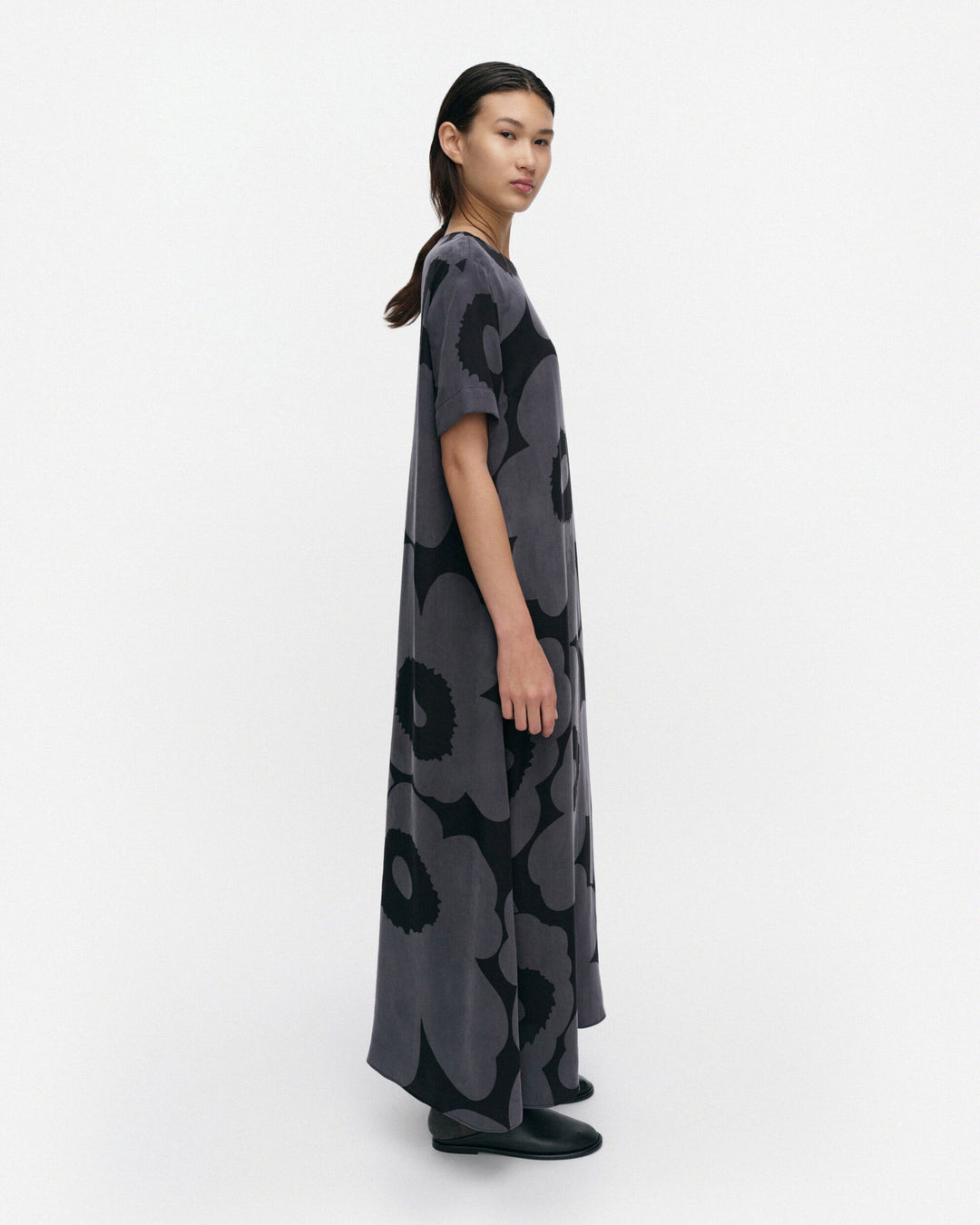 Taipale Unikko Short-Sleeve Maxi  Dress | Black, Blue Grey