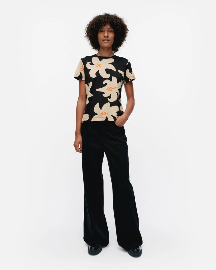 Heleys Villinarsissi Short Sleeve Fitted T-Shirt | Black, Beige - pirkko. Marimekko