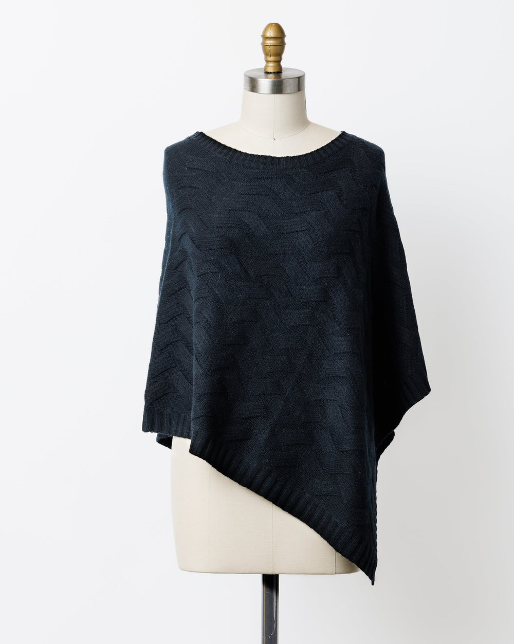 Kinross | Cashmere Cable Poncho - pirkko. KINROSS