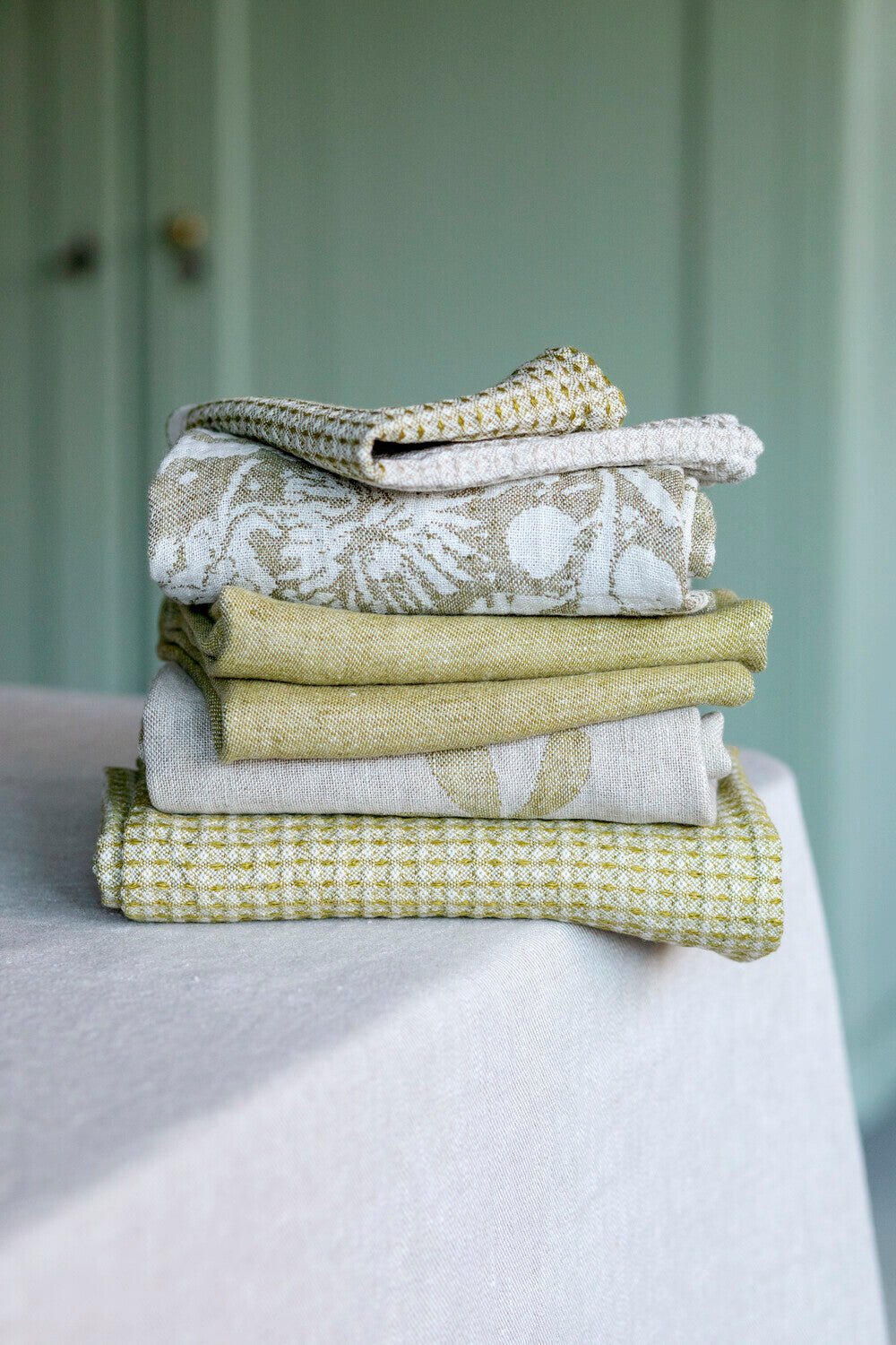Lapuan Kankurit | Friida Washed Linen Tea Towel | Linen/Green - pirkko. Lapuan Kankurit