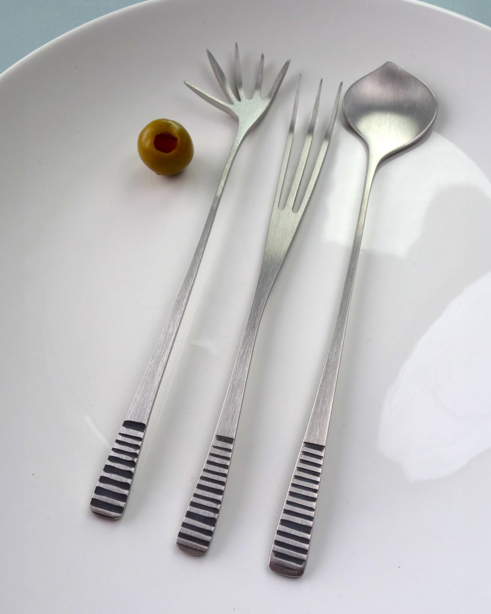 Latimeria | 3 Piece Serving Set | Brushed Stainless Steel - pirkko. Latimeria
