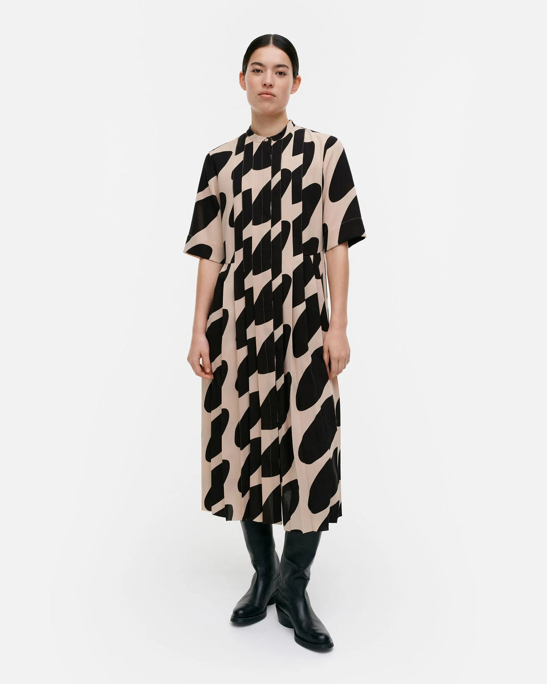 Pliitti Linssi Plisse Dress | Beige, Black - pirkko. Marimekko