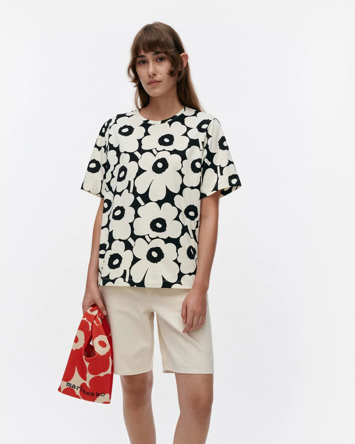 Tunnit Unikko Short Sleeve Relaxed T-Shirt | Black, White - pirkko. Marimekko