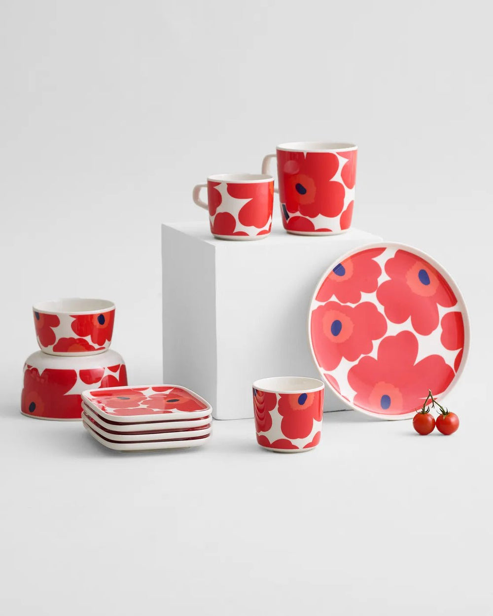 Unikko Plate Red/White, 6 x 4.75" - pirkko. Marimekko